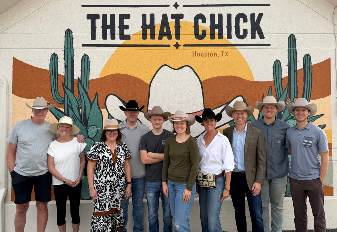 Houston Hat Experience - A Souvenir To Welcome Your Guests in Style