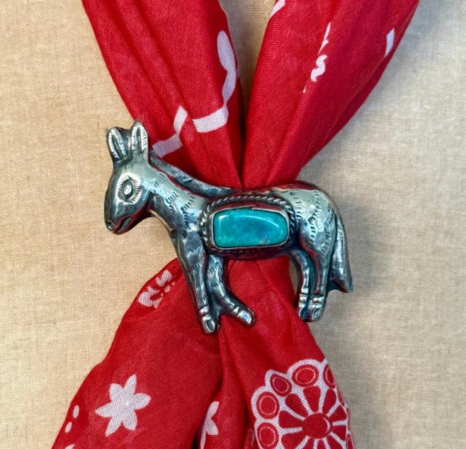 Burro Scarf Slide