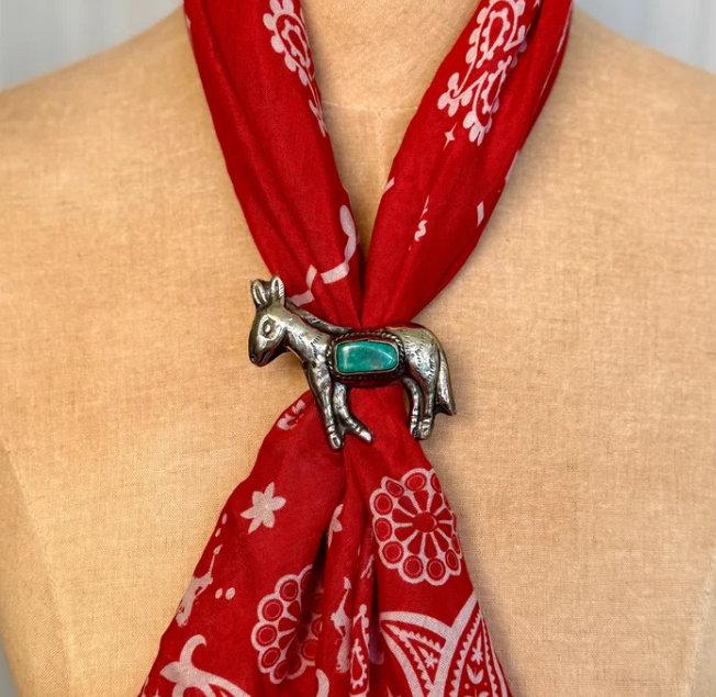 Burro Scarf Slide