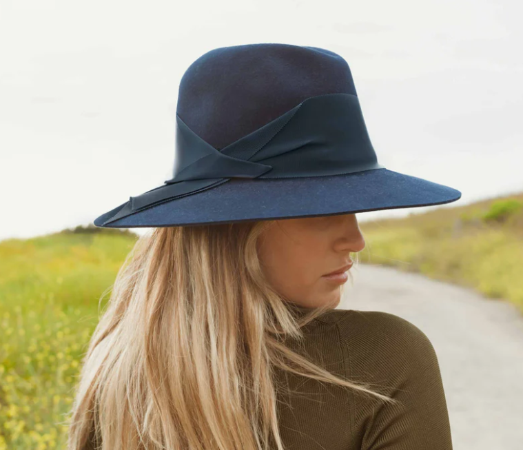 Gardenia- Navy Felt
