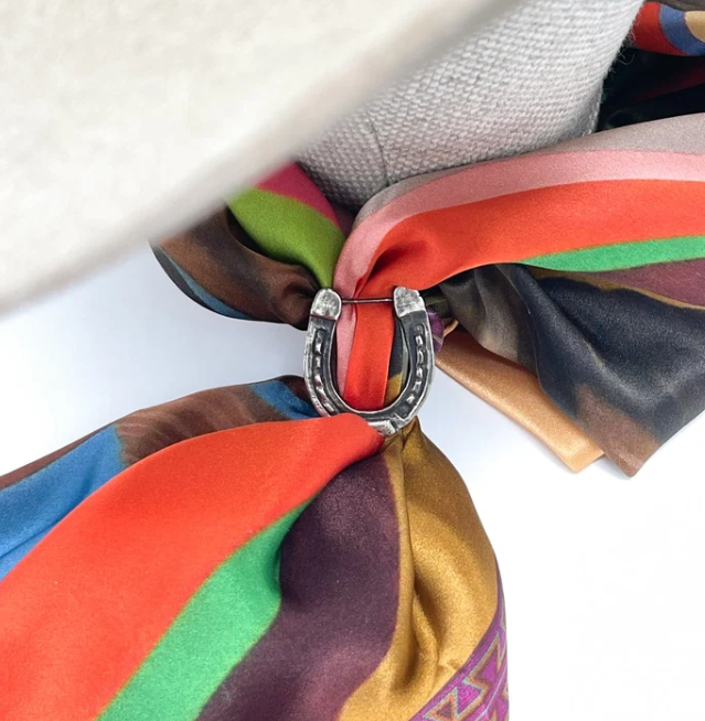 Horseshoe Scarf Slide