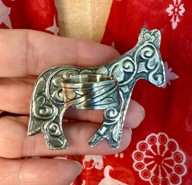 Burro Scarf Slide